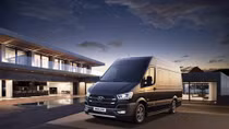 Hyundai Solati 16 chỗ ra mắt Việt Nam với giá 1,08 tỷ đồng