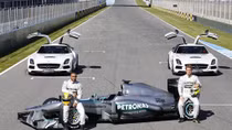 Cần bao nhiêu thời gian để sơn một chiếc xe đua F1?
