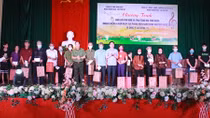 Công an Vĩnh Phúc trao 150 suất quà cho các hộ gia đình chính sách có hoàn cảnh khó khăn