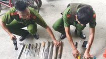 Câu trộm cá, mang dao, gậy giải quyết mâu thuẫn
