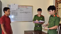 Gã đàn ông xấu trai lừa yêu để chụp ảnh nhạy cảm, tống tiền nhiều phụ nữ