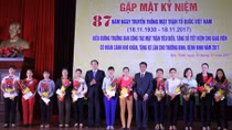 Công ty Phượng Hoàng trao quà tặng các đối tượng chính sách