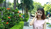 Hành trình hóa 'thiên nga' của cô gái từng bịt mặt cả ngày vì xấu 