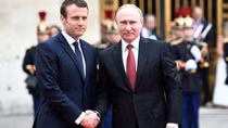 Vì sao Paris chọn “hướng đông”?