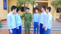 Những người “nắn cây cong” ở ngôi trường đặc biệt