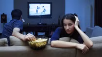 Vợ đâm đơn kiện chồng ra tòa vì… World Cup