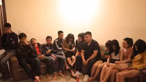 11 thanh niên vào nhà nghỉ "mở tiệc" ma túy chia tay bạn
