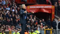 M.U thua đậm, Mourinho coi như... không có gì 