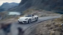 Porsche trình làng cặp đôi xe thể thao mới