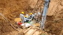 Đường ống nước Sông Đà vỡ lần thứ... 19