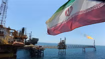 Lệnh tái áp đặt trừng phạt Iran: Trai cò tranh đấu…