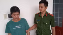 Uống rượu về, chồng đánh 3 con riêng của “vợ” gây thương tích 