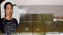 Người phụ nữ nhận chuyển 12 bánh heroin lấy 100 triệu đồng
