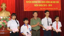 Tuyên dương con em CBCS có thành tích học tập xuất sắc