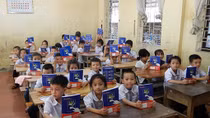 EVN HANOI trao tặng 50 nghìn vở mới cho học sinh khó khăn trên địa bàn Thủ đô