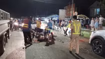 Bị thương nặng khi đâm phải... chó chạy qua đường