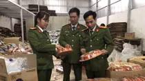 Hơn 2.500 hộp mứt thành phẩm không rõ nguồn gốc