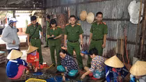 Mạnh tay xử lý nạn bơm tạp chất vào tôm