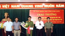 Khen thưởng các đơn vị bắt vụ vận chuyển 54 bánh heroin