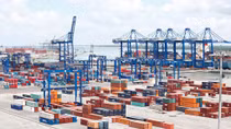 Việt Nam xuất siêu gần 3 tỷ USD