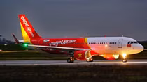 Sau sự cố máy bay văng bánh, 2 phi công Vietjet bị thu bằng lái
