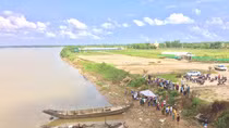 Tìm thấy thi thể người cha trong vụ vợ chồng trẻ ôm con nhỏ nhảy cầu tự vẫn