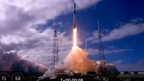 SpaceX tiếp tục phóng vệ tinh cung cấp Internet tốc độ cao