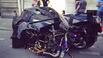 Cận cảnh "thần gió" Pagani Huayra Pearl hàng độc bị "cắn" nát đuôi
