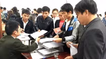 Đến tận công trình hướng dẫn pháp luật xuất nhập cảnh cho người nước ngoài