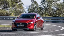 Dính lỗi tựa đầu ghế trước, hàng vạn xe Mazda3 bị triệu hồi