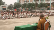 Người bị giam giữ được sử dụng kinh sách, bày tỏ niềm tin tín ngưỡng, tôn giáo