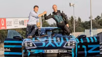Siêu xe điện của Porsche xác lập kỷ lục mới tại đường đua Nurburgring 