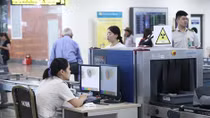 Hành khách người nước ngoài bị tóm gọn sau khi trộm ví tiền tại sân bay
