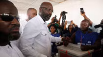 Cựu danh thủ George Weah đắc cử Tổng thống Liberia