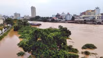 Mưa lớn bất ngờ gây ngập lụt TP Móng Cái