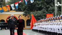 Chủ tịch Quốc hội thăm, chúc mừng Quân chủng Hải quân
