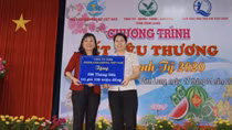 FrieslandCampina Việt Nam cùng Hội LHPN Việt Nam mang xuân đến người nghèo