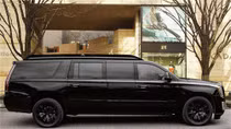 “Văn phòng hạng sang” trên SUV Lexani Cadillac Escalade bọc thép