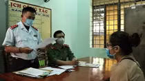 Đăng tin sai về “thuốc kháng sinh Corona", 2 nữ 9x bị phạt 