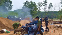 Cần hoàn thổ và đóng cửa mỏ vàng Bồng Miêu