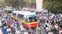 Hà Nội tổ chức lại giao thông tại 5 "điểm đen" ùn tắc
