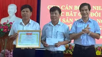 Phút sinh tử khống chế tên cướp có súng ở quỹ tín dụng