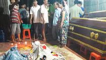 Hai anh em ruột đi tắm sông bị chết đuối