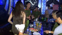 Gần 100 đối tượng sử dụng trái phép chất ma túy tại 2 quán bar, karaoke