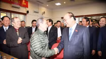 Thủ tướng Nguyễn Xuân Phúc tiếp xúc cử tri tại Hải Phòng