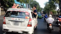 Bi hài chuyện người nước ngoài lang thang, mất tích tại Việt Nam
