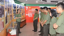 “CAND khắc ghi lời Bác”: Dấu ấn từ những hiện vật