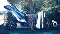 Bỏng mắt với tay đua nữ nóng bỏng sở hữu siêu xe Koenigsegg One:1