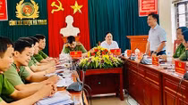 Thưởng nóng các tập thể, cá nhân đấu tranh phòng, chống ma tuý