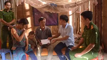 Thăm hỏi gia đình 3 học sinh bị cổng trường đổ sập gây tử vong